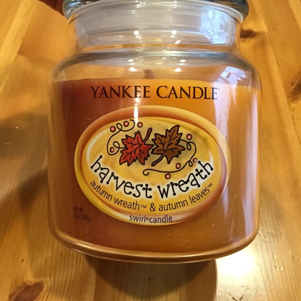 YANKEE CANDLE HARVEST WREATH 12 oz RARE SWIRL SPECIAL EDITION - Picture 3 of 6